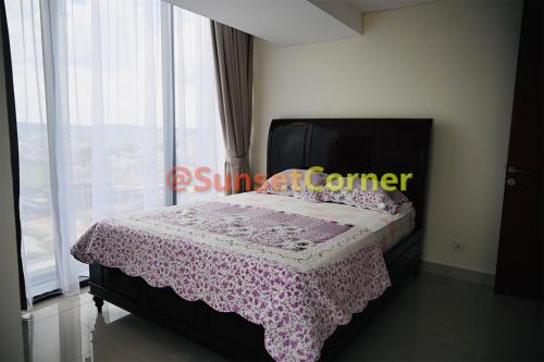 TV a/nebo společenská místnost v ubytování Sunset Corner @Pollux Habibie