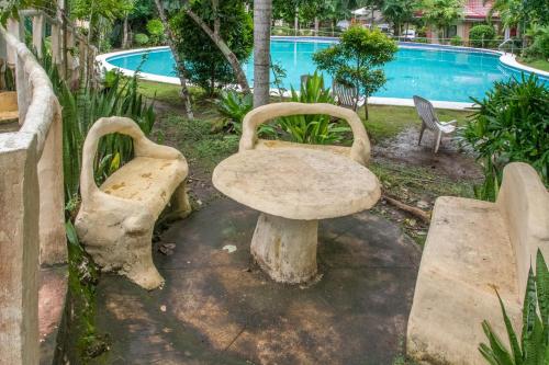 Bazén v ubytování Almira Diving Resort- Panglao nebo v jeho okolí