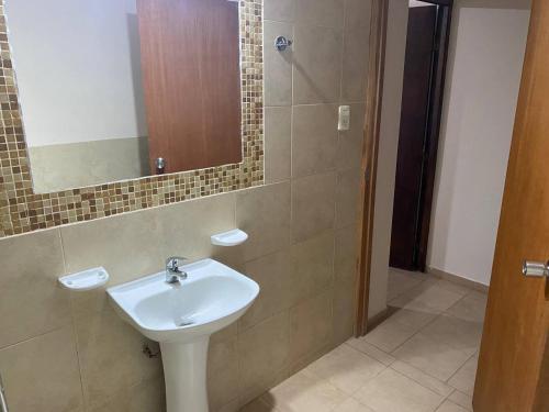 Vonios kambarys apgyvendinimo įstaigoje Casa - del TALAMPAYA