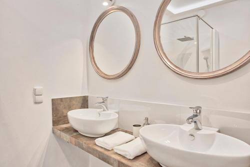 Koupelna v ubytování Family Apartment by Tyzenhauz