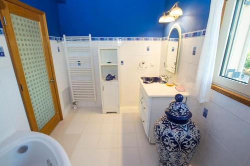 Ένα μπάνιο στο Ionian Blue Luxury Villas