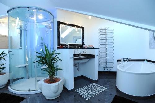 Koupelna v ubytování Luxury-Apartment Alexandra