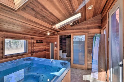 Gallery image of Charming Leadville Retreat with Private Hot Tub in Leadville