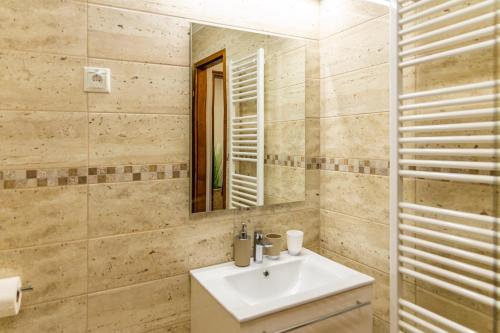 Kylpyhuone majoituspaikassa Öreghegyi Bika Panzio