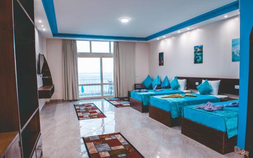 Un lugar para sentarse en Seaview Panorama Boatel