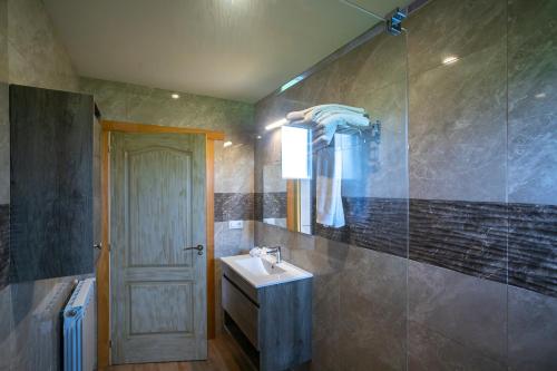 Koupelna v ubytování Apartamentos Rurales Miramar