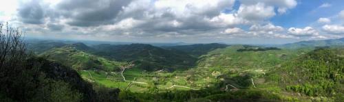 a view of a valley with trees and mountains at Etno kuća Ostrvica in Varnice