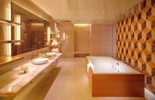 
A bathroom at Park Hyatt Guangzhou
