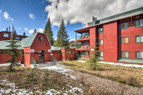 Gallery image of Mountainside Paradise Ski-InandSki-Out Resort Condo in Brian Head