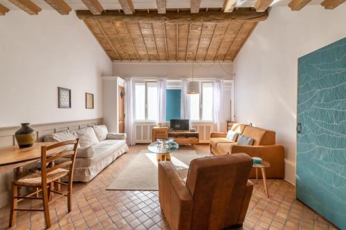 HYPERCENTRE 10 MIN DE LA GARE D'AVIGNON - Appartement charmant et lumineux