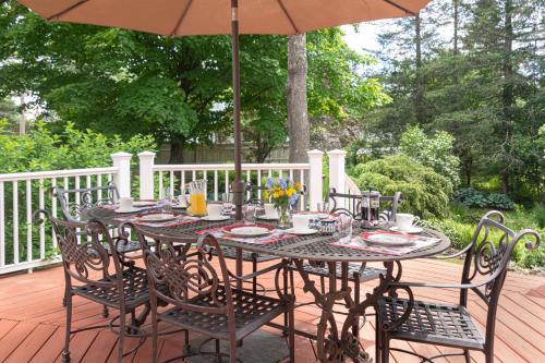 Κήπος έξω από το Sinclair Inn Bed & Breakfast