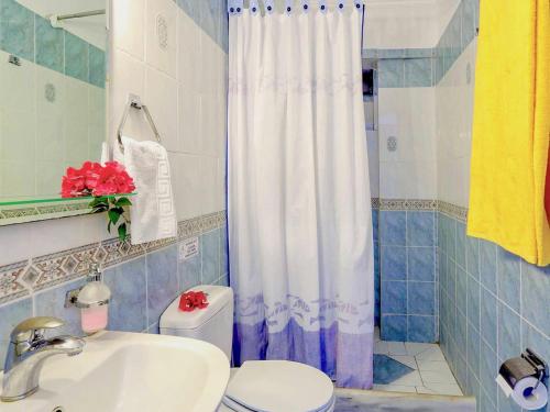 Phòng tắm tại Villa Eleni Kalami with private pool by DadoVillas