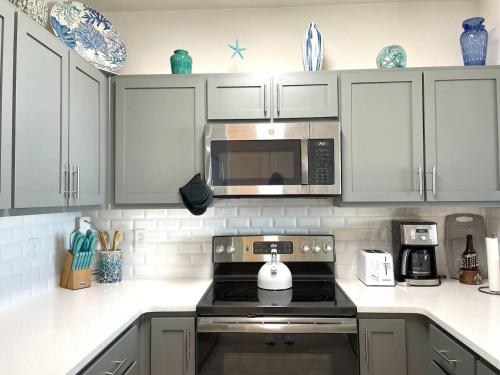 Calypso 3-2303 Penthouse Level w/ Incredible View! photo 17