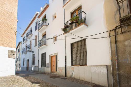 Sky is blue Granada with private parking included