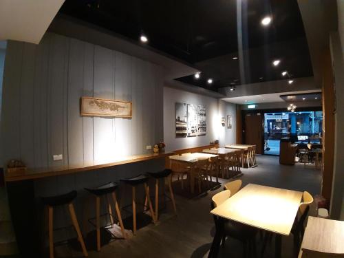 Gallery image of 藏青民宿The Wind Guesthouse-Youth inn in Tainan