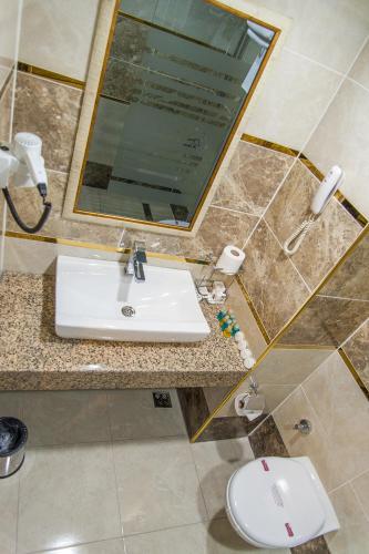 Ένα μπάνιο στο Dündar Hotel