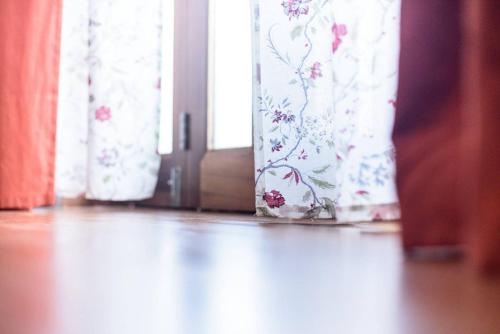 アムパワーにあるRoomQuest Rimrabeang at Amphawaのギャラリーの写真