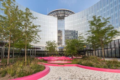 Un jardín fuera de Park Inn by Radisson Amsterdam City West