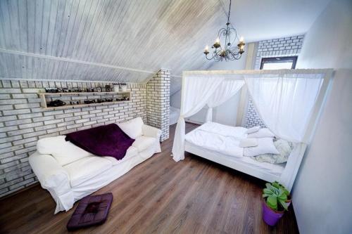 Двухъярусная кровать или двухъярусные кровати в номере Levendula ház - Rosie Home