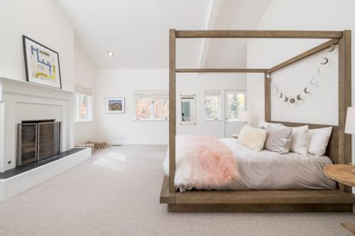 Postel nebo postele na pokoji v ubytování Sheep Meadow 102