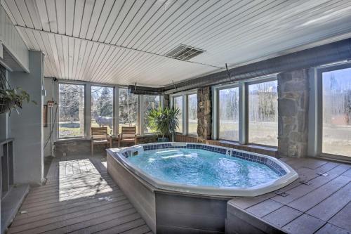 Gallery image of Resort Perks and Mtn Views Breckenridge Cabin! in Breckenridge
