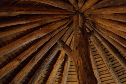 an overhead view of a wooden roof with a cross at Casas Arbillas in Arenas de San Pedro
