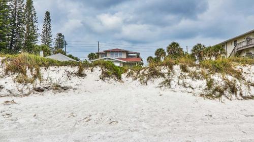 Direct Gulf front beach house with 4 bedrooms and 2 bathrooms sleeps 8 16Gulf