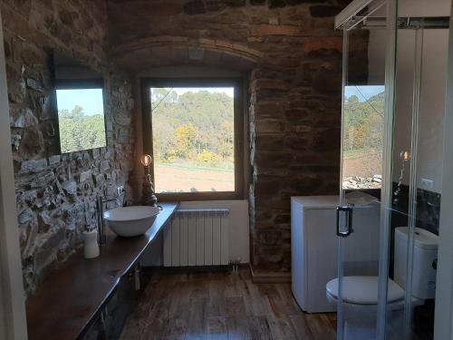A bathroom at La Torre del Vilar