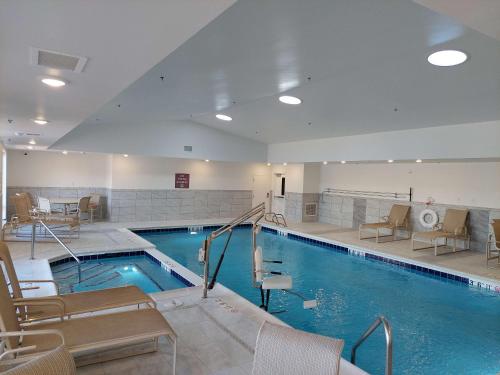 Swimming pool sa o malapit sa Best Western Plus Silver Saddle Inn