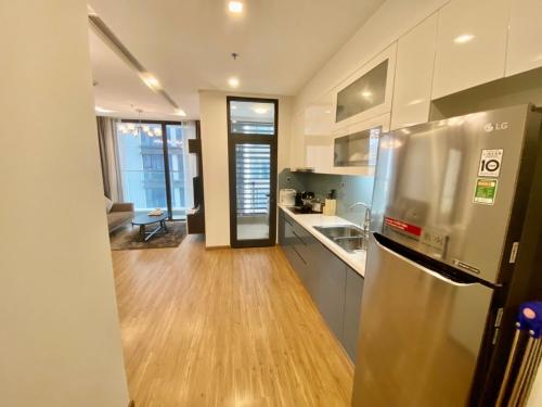 Cucina o angolo cottura di Vinhomes Metropolis Hanoi Apartment Hotel