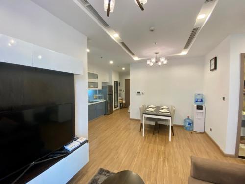 TV o dispositivi per l'intrattenimento presso Vinhomes Metropolis Hanoi Apartment Hotel