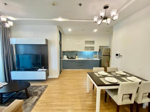 Cucina o angolo cottura di Vinhomes Metropolis Hanoi Apartment Hotel