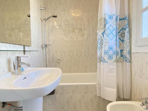 Kúpeľňa v ubytovaní Verano Azul 32 Casasol Apartments