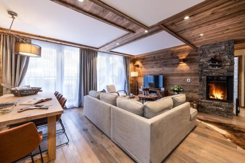 Χώρος καθιστικού στο Alaska Lodge by Alpine Resorts