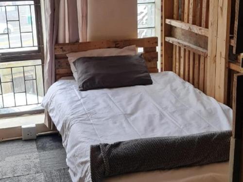 Katil atau katil-katil dalam bilik di Sunset beach backpackers