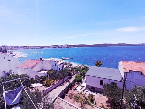 Apartment in Okrug Gornji with sea view, terrace, air conditioning, W-LAN 5045-1