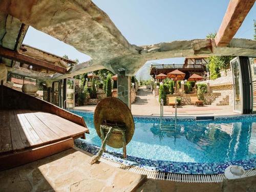 Swimming pool sa o malapit sa Hotel Etno Centar Balasevic