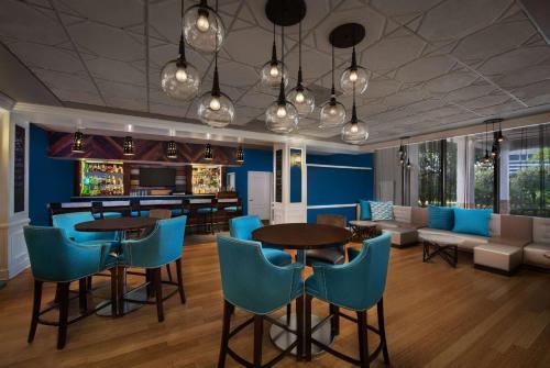 Wyndham Garden Lake Buena Vista Disney Springs® Resort Area Image