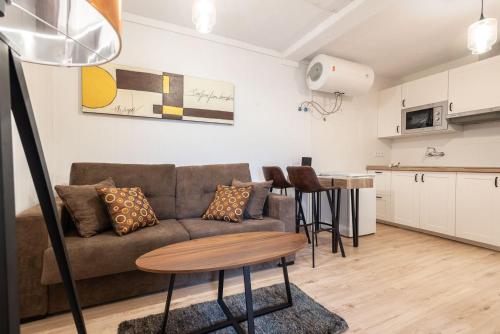  Apartamentos Vaquers 3000 -  Room  picture :   Tea/Coffee maker    TV    Kitchenette                           