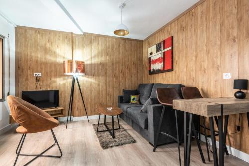  Apartamentos Vaquers 3000 -  Room  picture :   Tea/Coffee maker    TV    Kitchenette                           