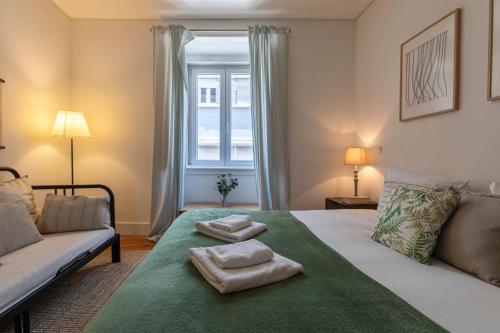 32 -Lovely 2 bedroom Apt in Principe Real