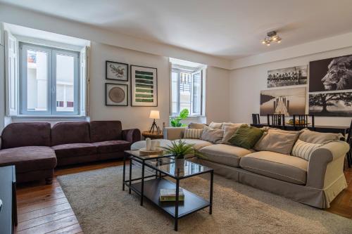 32 -Lovely 2 bedroom Apt in Principe Real