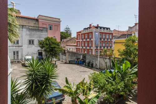 32 -Lovely 2 bedroom Apt in Principe Real