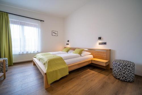 Postel nebo postele na pokoji v ubytování Lipno Port Apartment C304 - Lipno Home