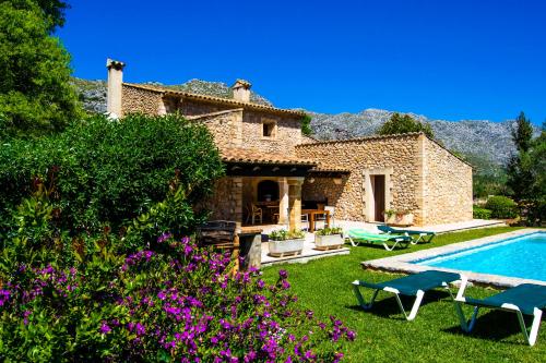 Cuixach - Stone mallorcan villa in Pollensa