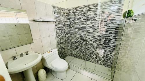 Villas Del Sol Bed & Breakfast tesisinde bir banyo