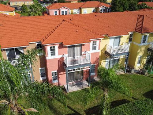 Family Getaway Townhome at Lake Berkley 15min to Disney photo 22