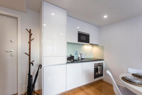 City Center 2BR Flat w/ AC by LovelyStay