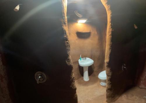 A bathroom at Zion Glamping Adventures