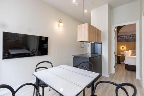 Harinas Central Apartments by Valcambre